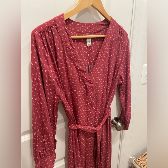gAP Shirtdress in Size 12 Burgundy with White Florals - Picture 2 of 4